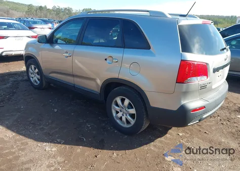 2013 Kia Sorento Lx z USA, uszkodzony, nr VIN 5XYKT3A63DG322670